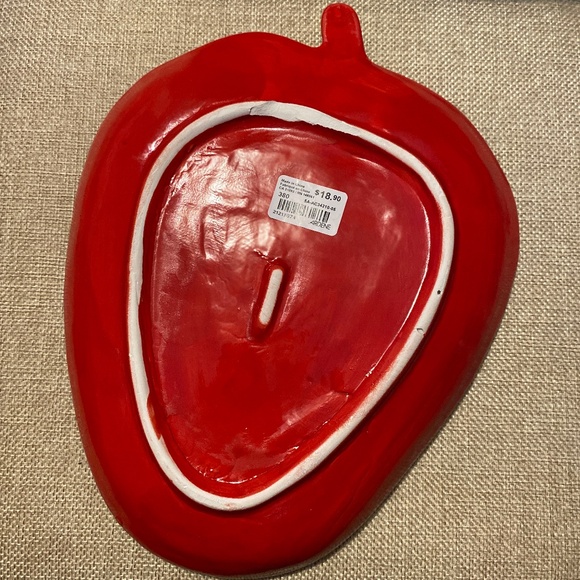 Ceramic Strawberry Plate- New with tags - Picture 2 of 2